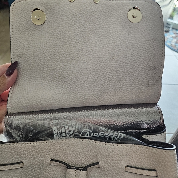 GUESS backpack - Picture 9 of 10